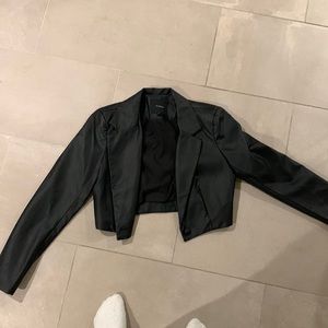 Cropped leather jacket